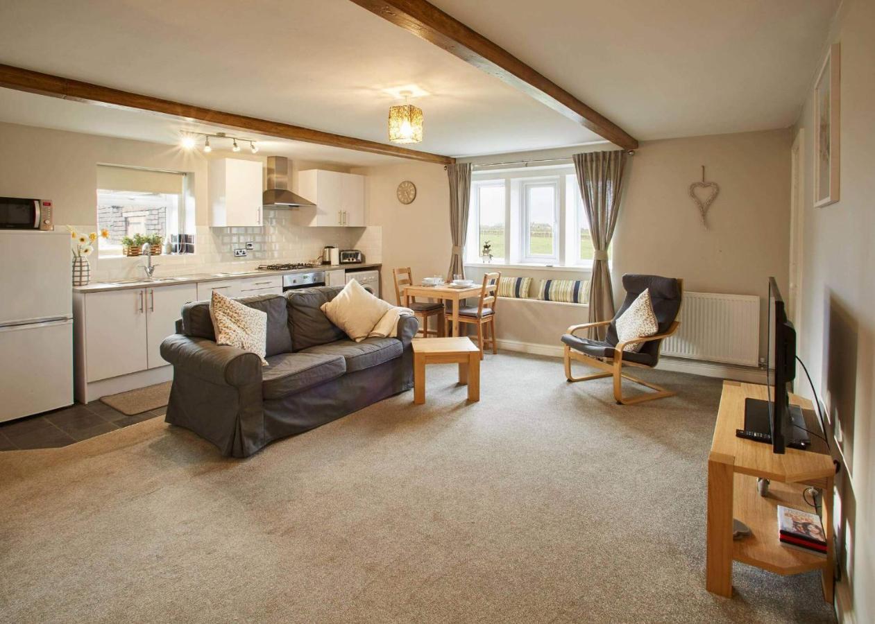 Host & Stay - Cosy Cottage Emley Экстерьер фото