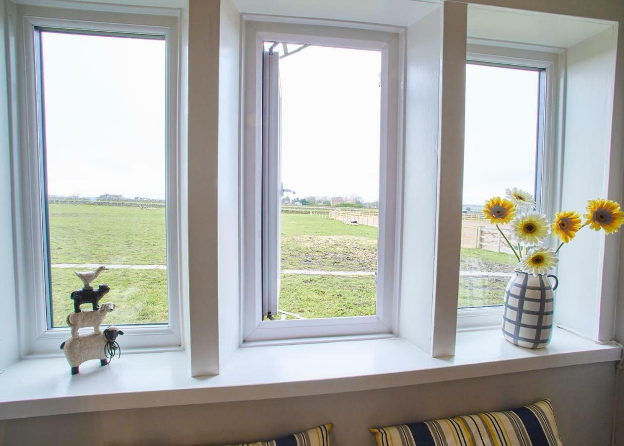 Host & Stay - Cosy Cottage Emley Экстерьер фото