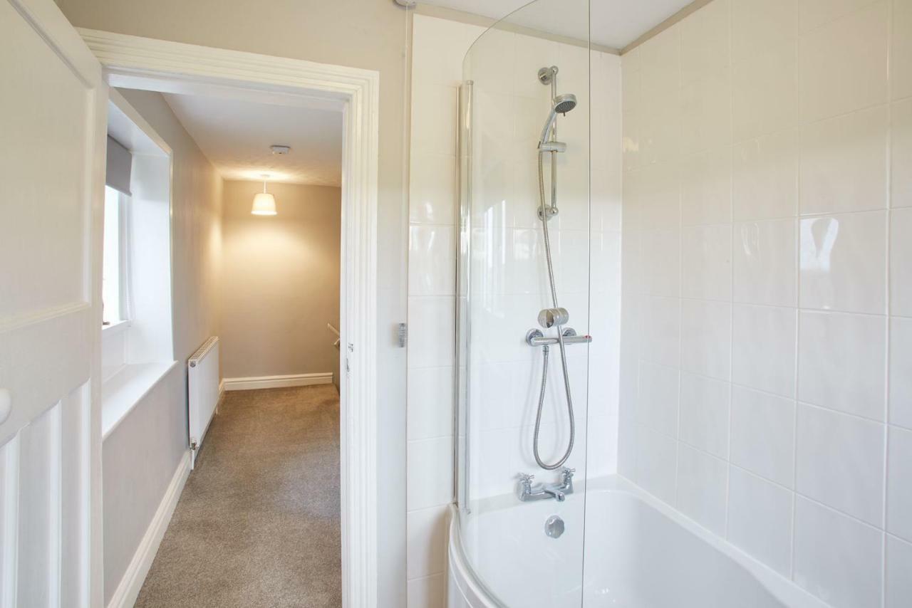 Host & Stay - Cosy Cottage Emley Экстерьер фото